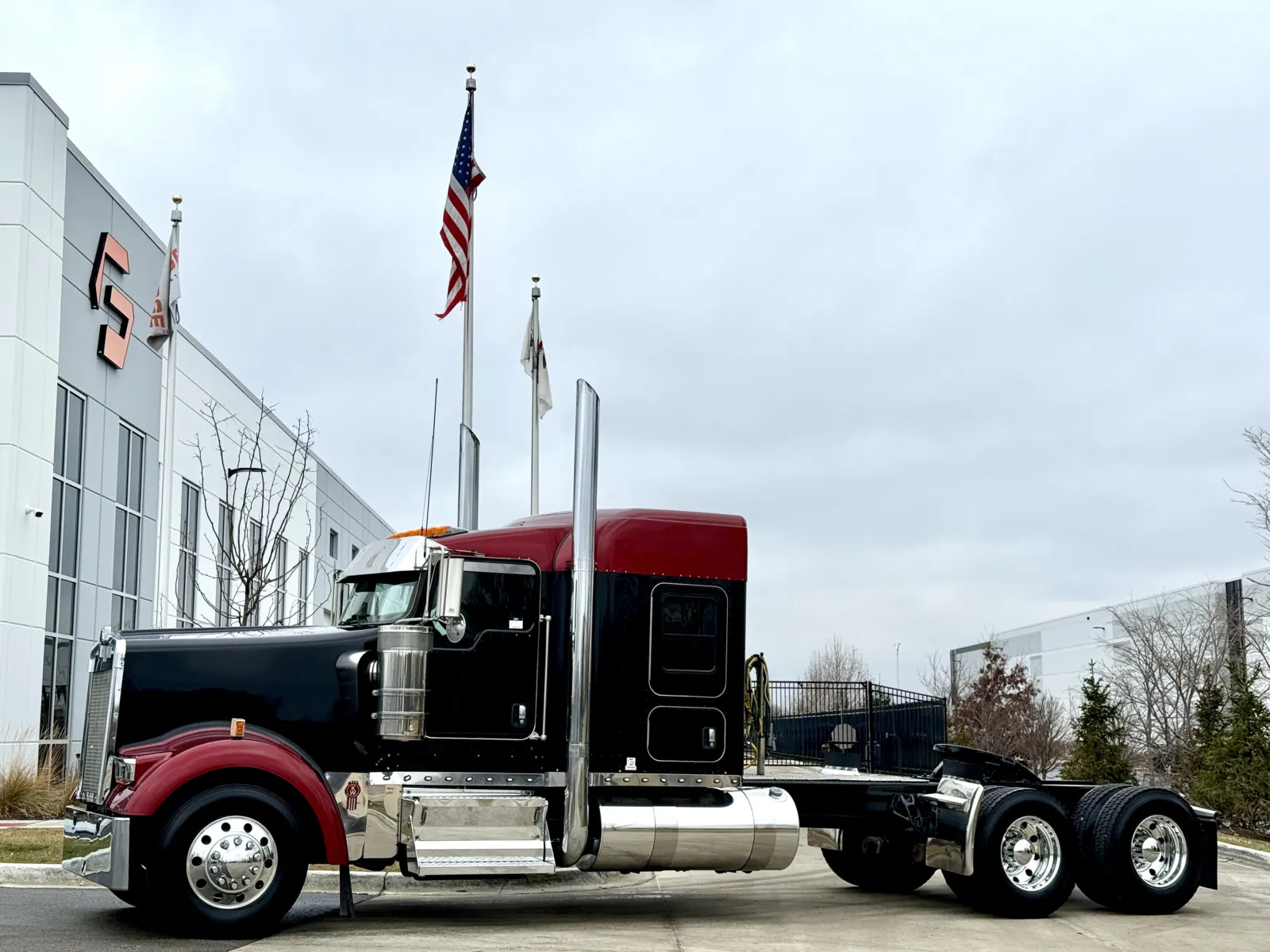2018 KENWORTH W900 for sale in New Lenox, IL
