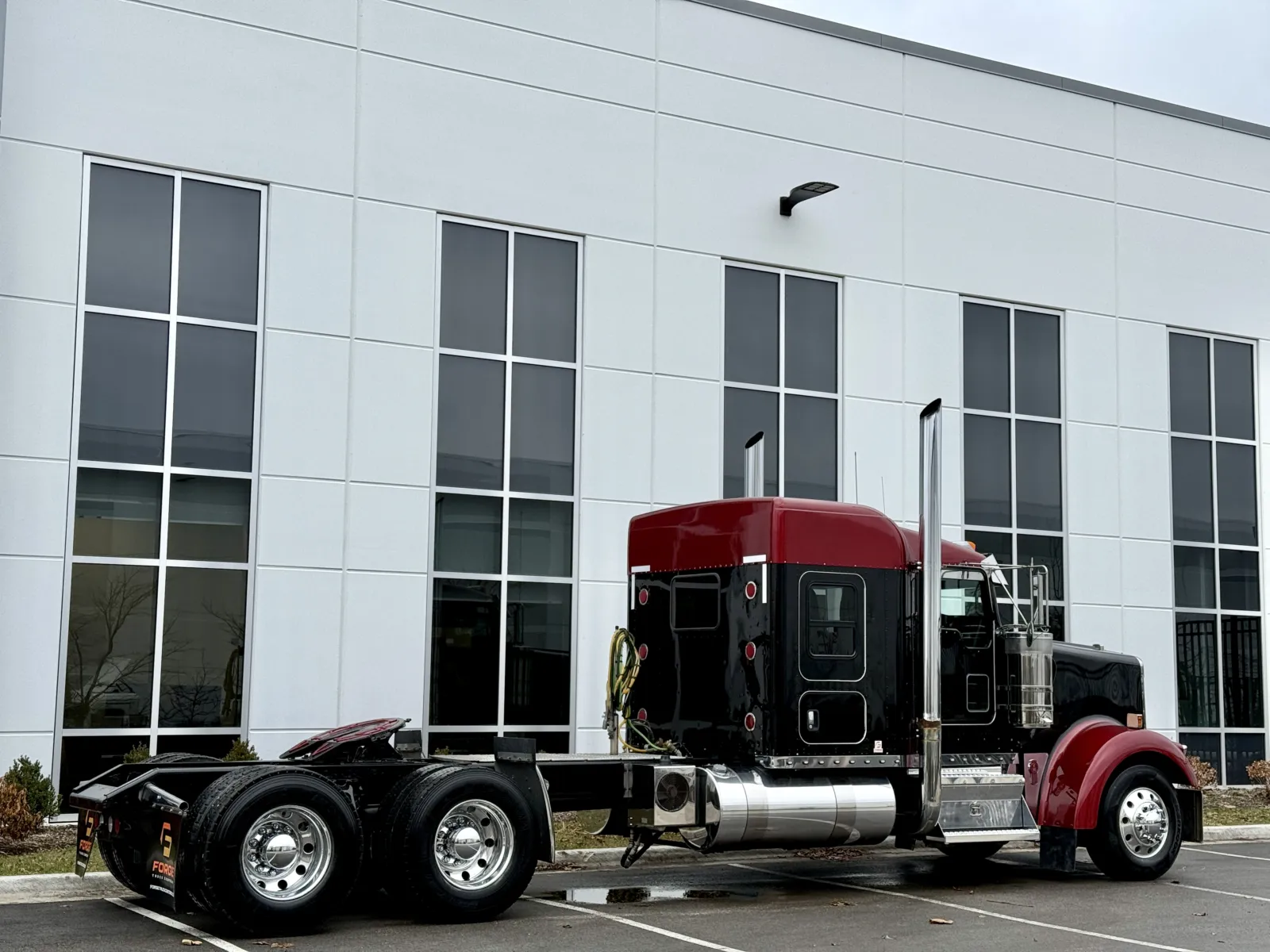 2018 Kenworth W900 - image 5