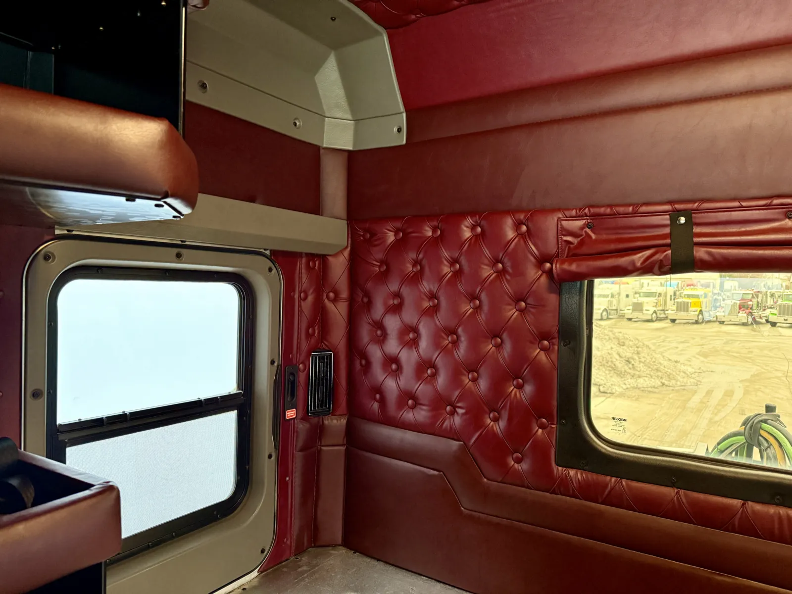 2018 Kenworth W900 - image 22