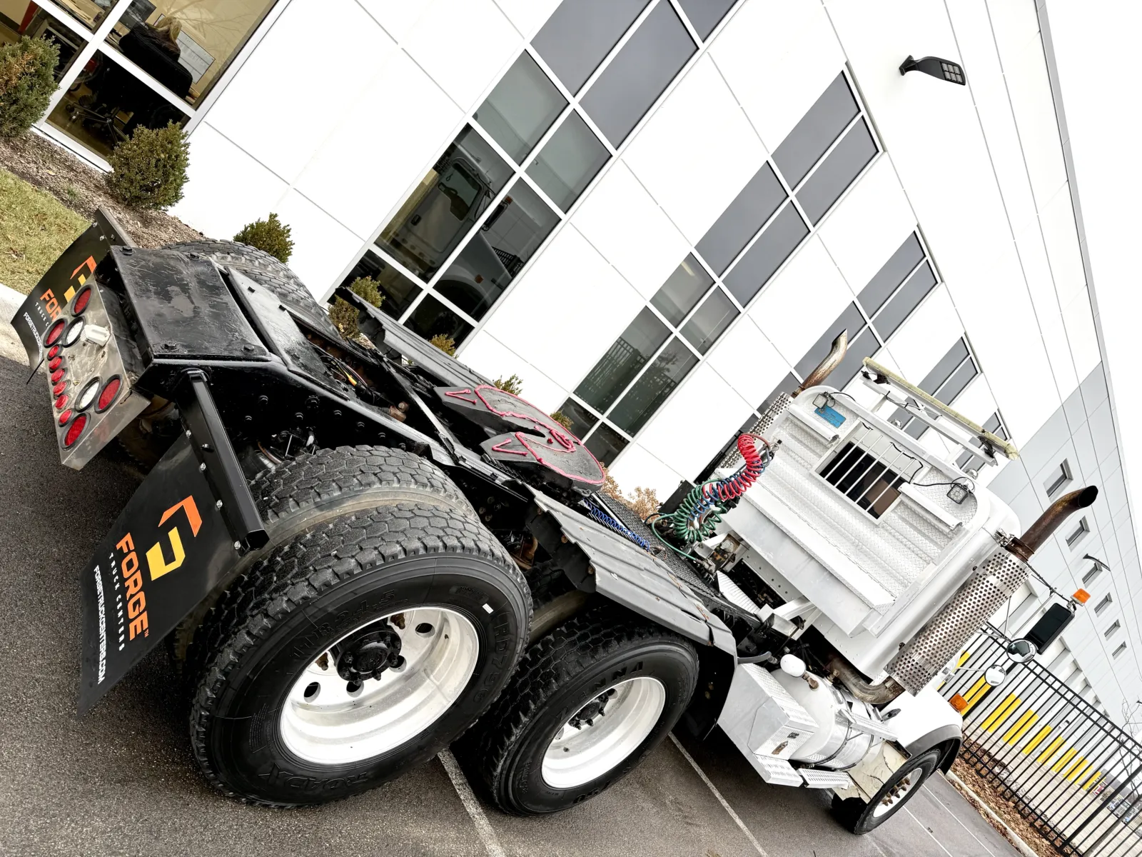 2003 Kenworth T800 - image 11