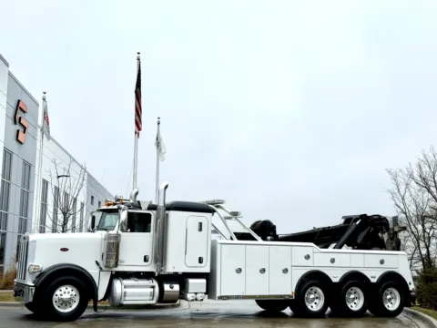 2021 PETERBILT 389 for sale in New Lenox, IL
