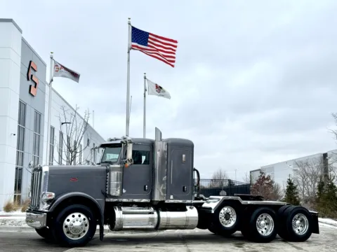 2013 PETERBILT 388 for sale in New Lenox, IL