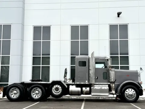 Another view of 2013 PETERBILT 388 for sale in New Lenox, IL at Forge Truck Centers - Illinois