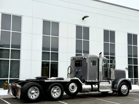 More photos of 2013 PETERBILT 388 at Forge Truck Centers - Illinois, IL
