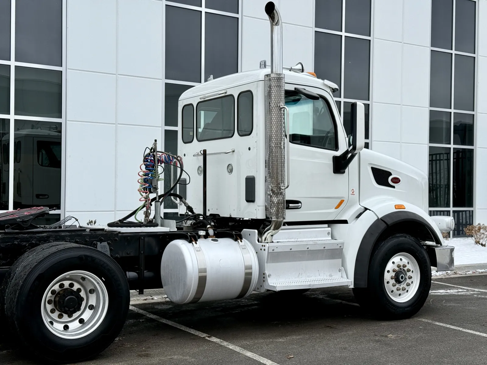 2016 Peterbilt 567 - image 7