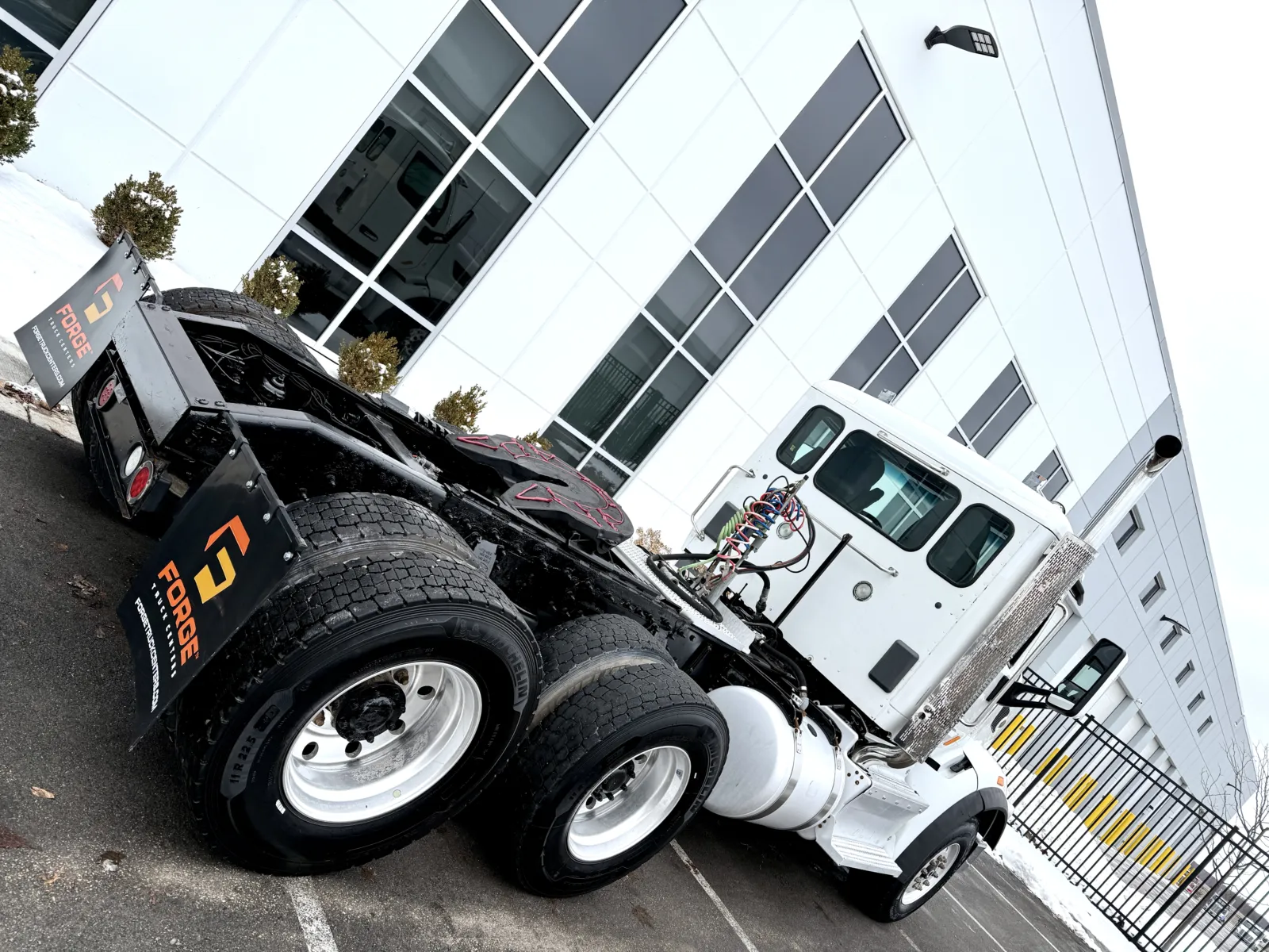 2016 Peterbilt 567 - image 11