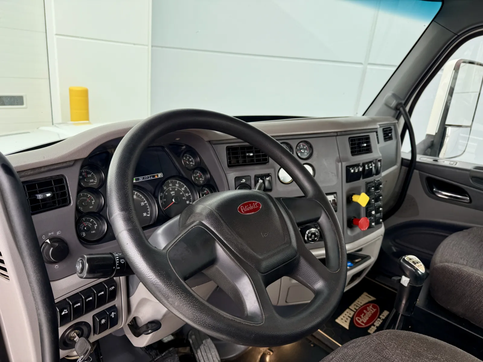 2016 Peterbilt 567 - image 15