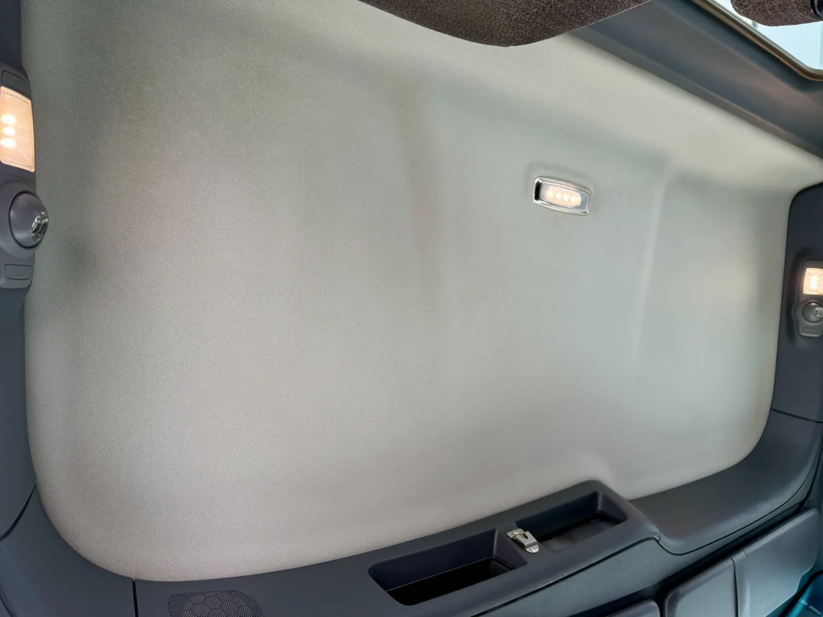 2016 Peterbilt 567 - image 21