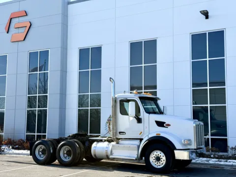 Photos of 2016 PETERBILT 567 for sale in New Lenox, IL at Forge Truck Centers - Illinois