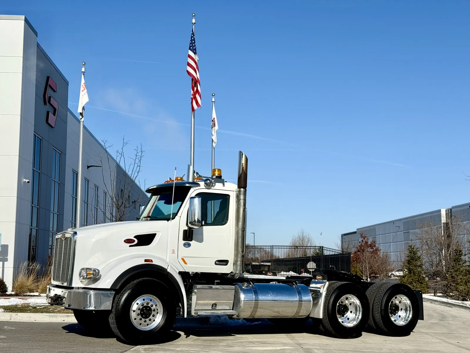 2018 PETERBILT 567 for sale in New Lenox, IL