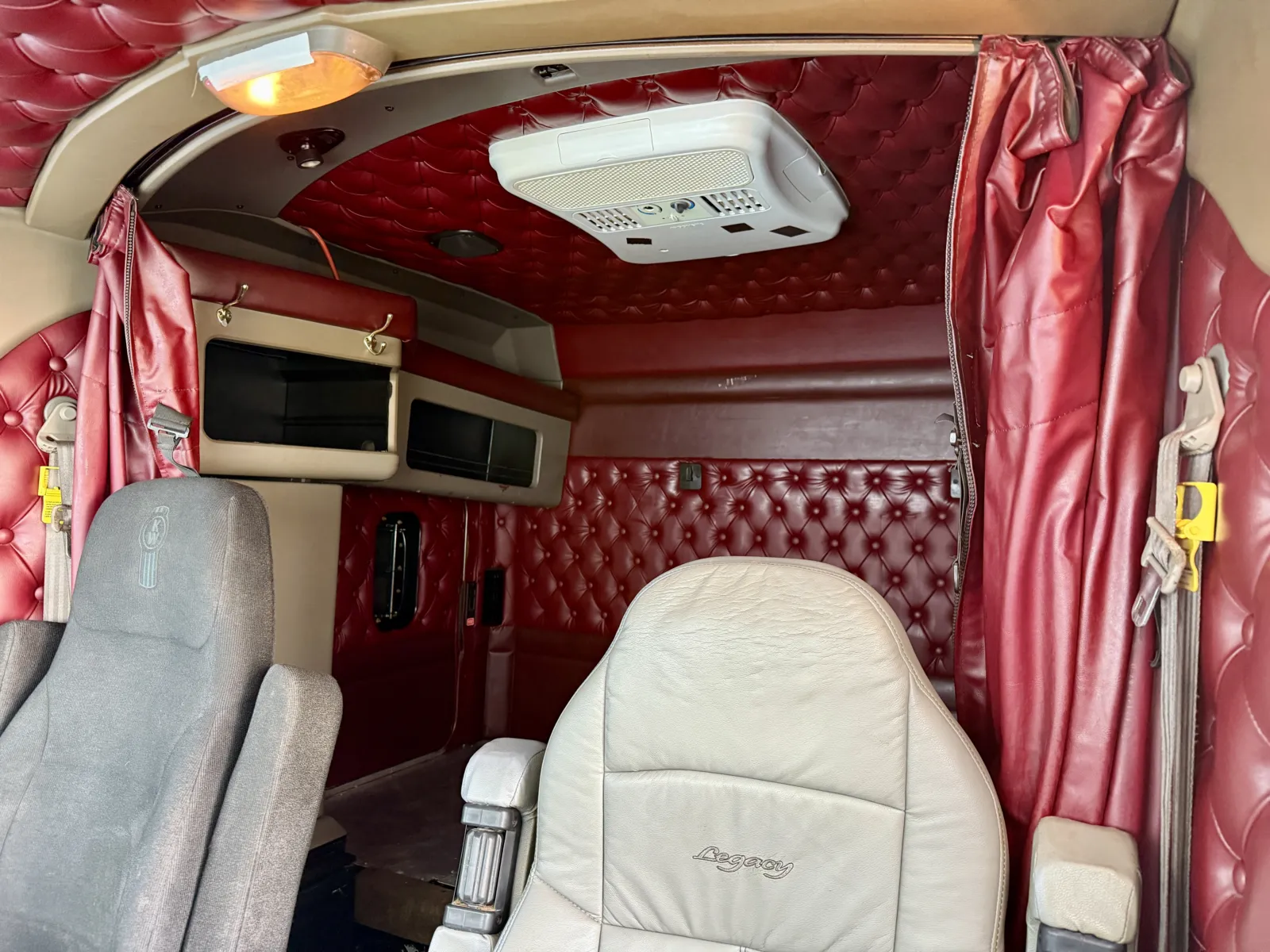 2011 Kenworth W900 - image 19