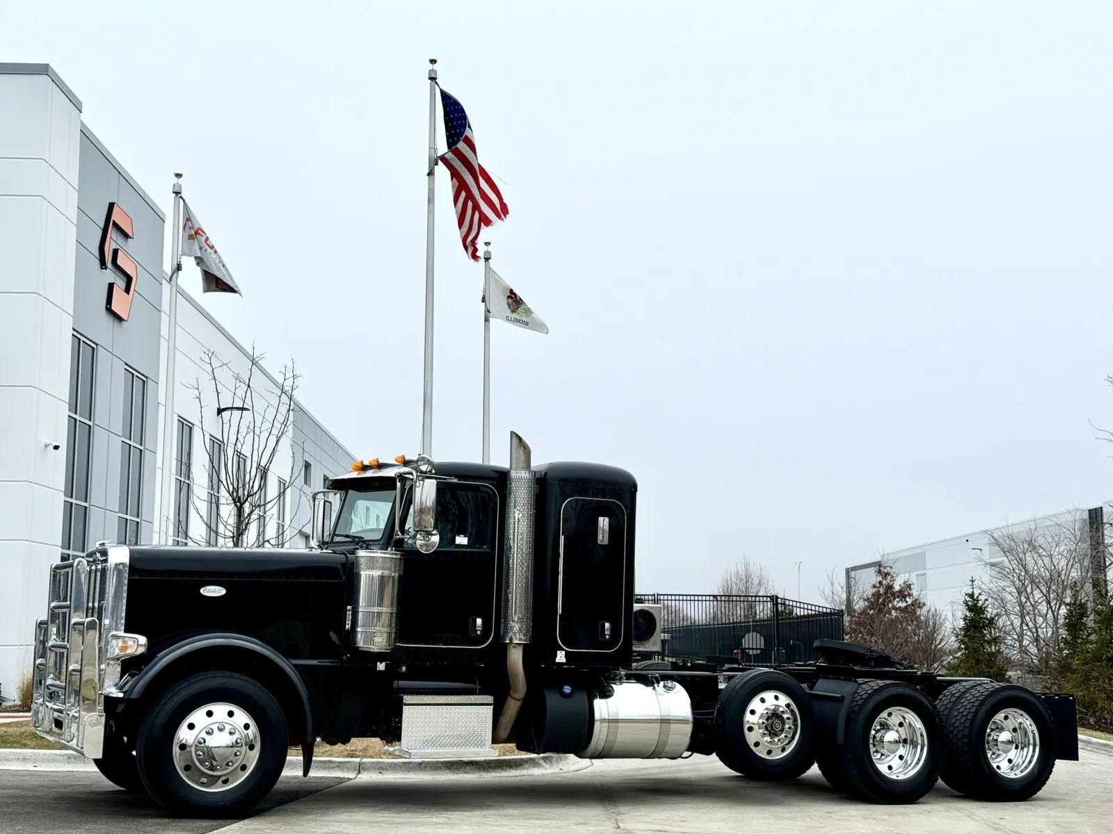 2023 PETERBILT 389 for sale in New Lenox, IL