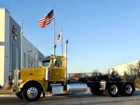 2016 PETERBILT 389 for sale in New Lenox, IL