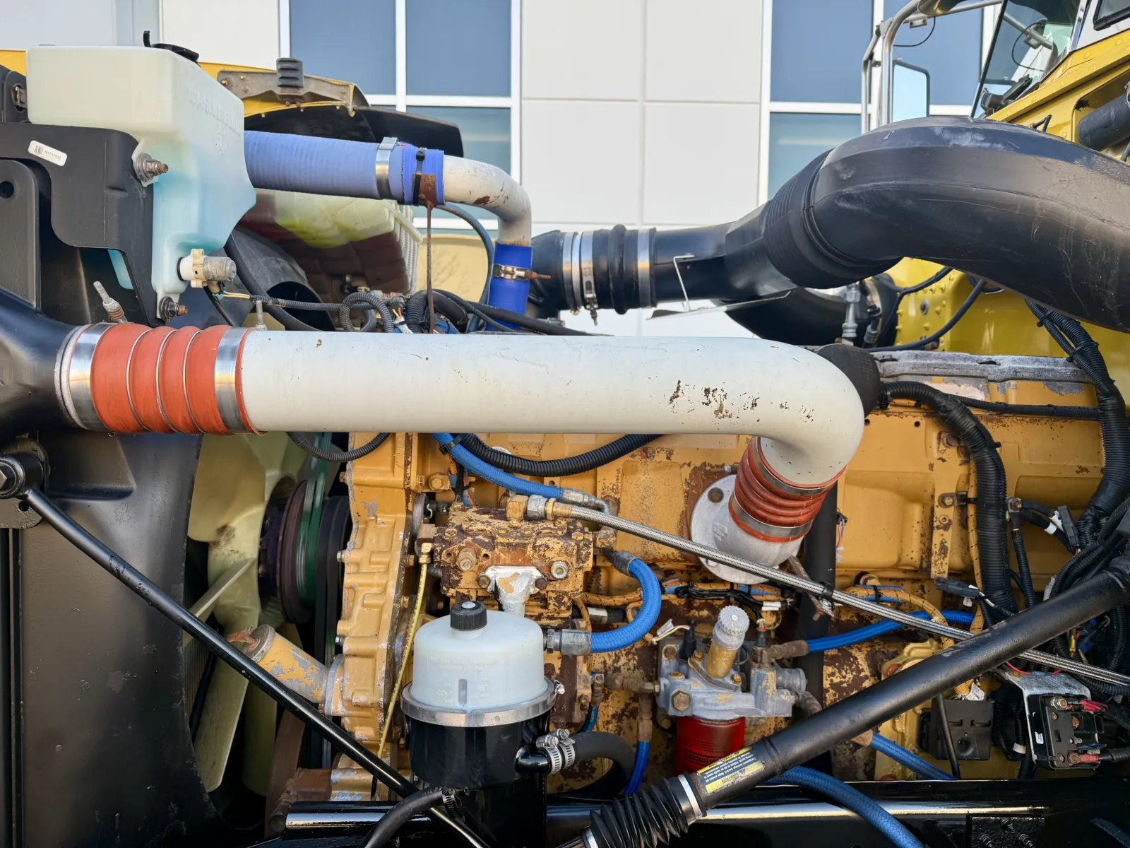 2016 Peterbilt 389 - image 12