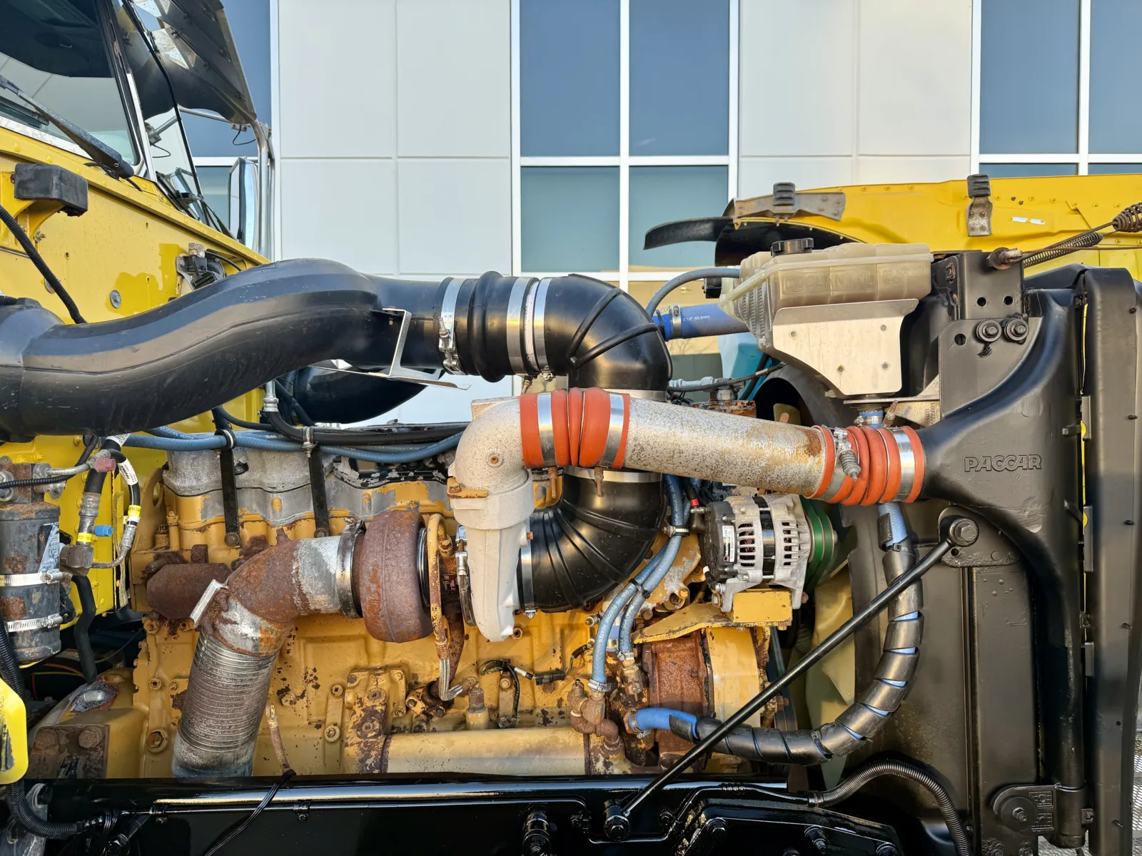 2016 Peterbilt 389 - image 13