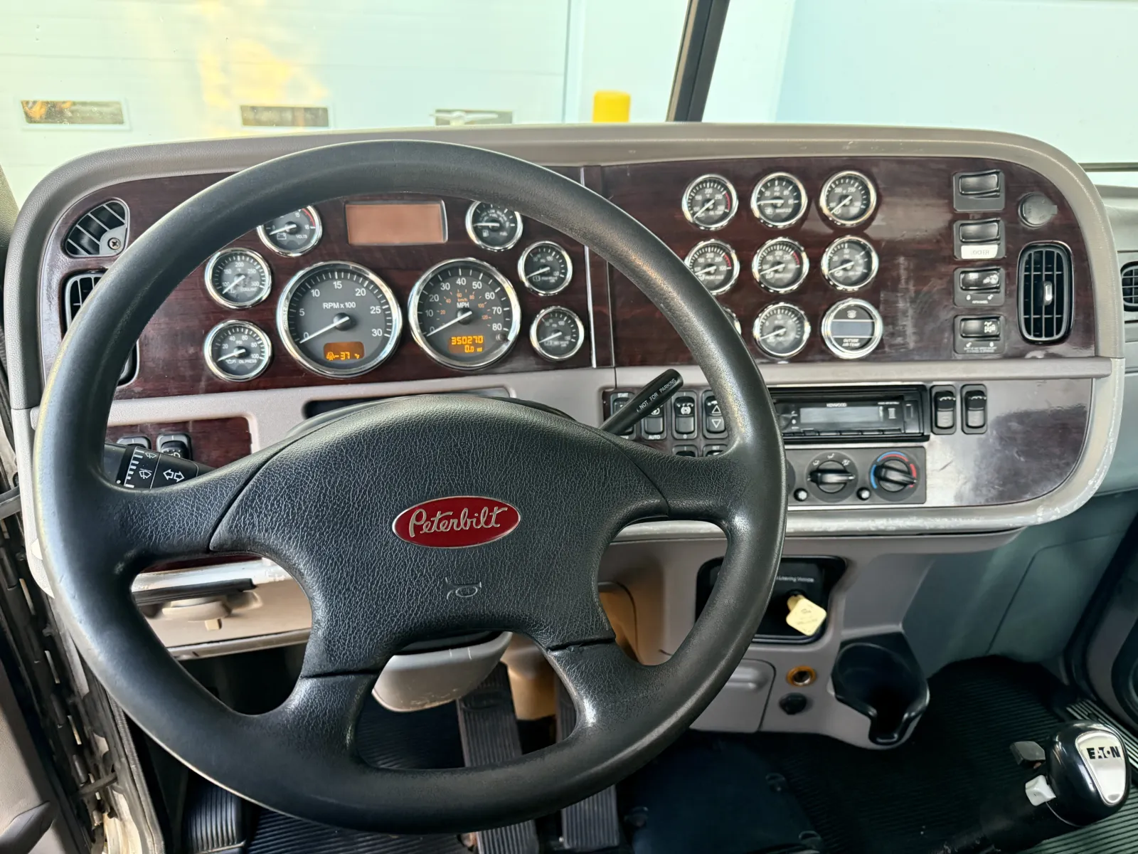2016 Peterbilt 389 - image 16