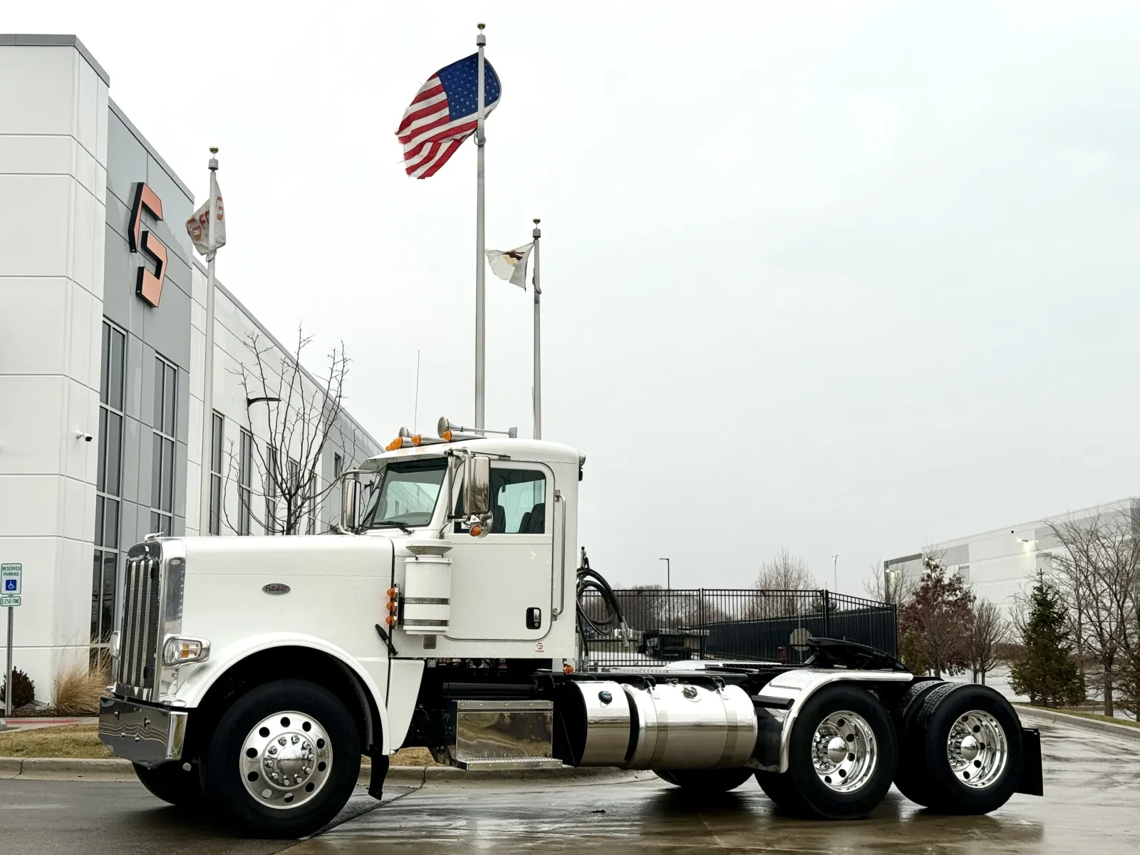 2023 PETERBILT 389 for sale in New Lenox, IL
