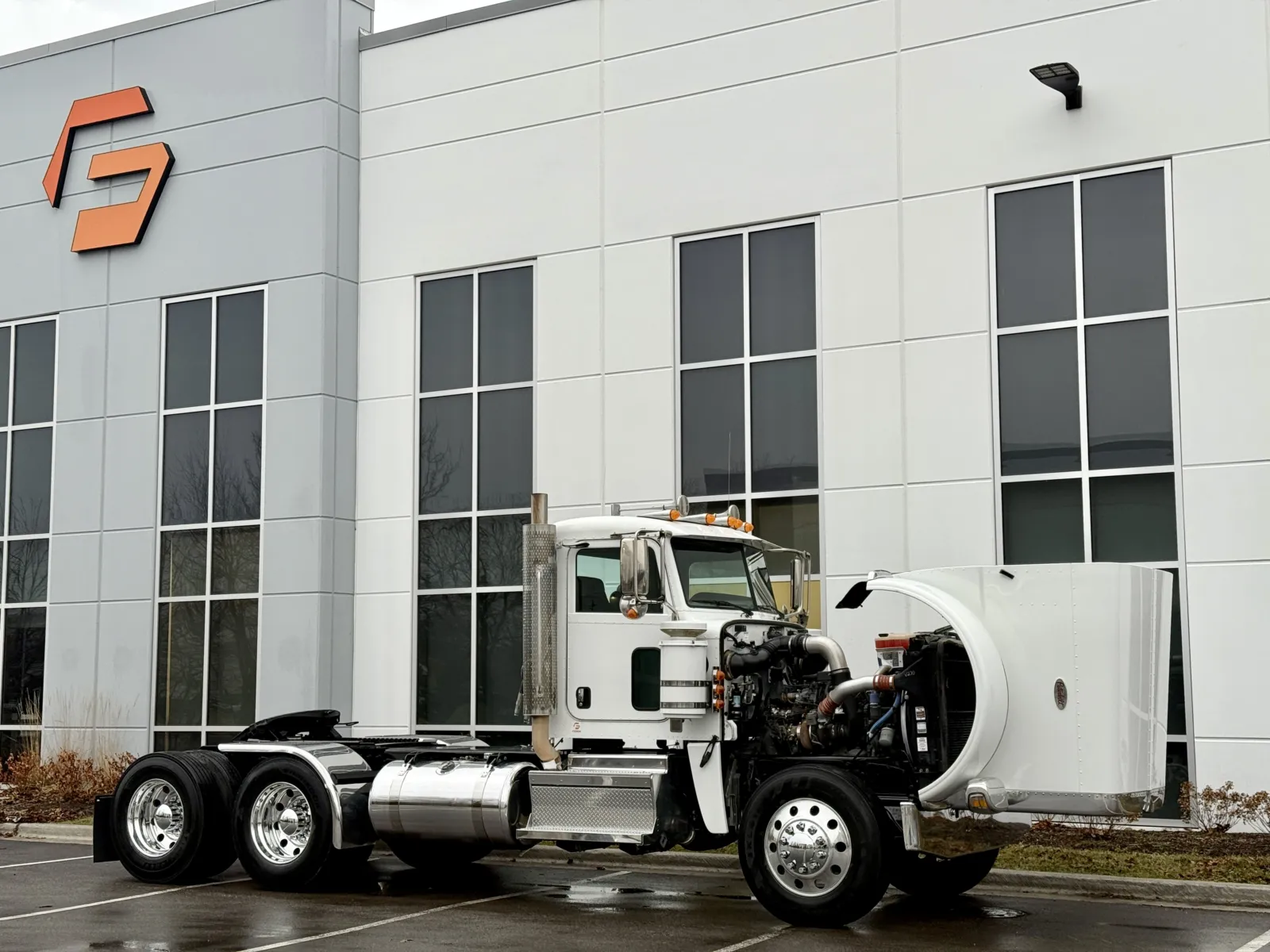 2023 Peterbilt 389 - image 9