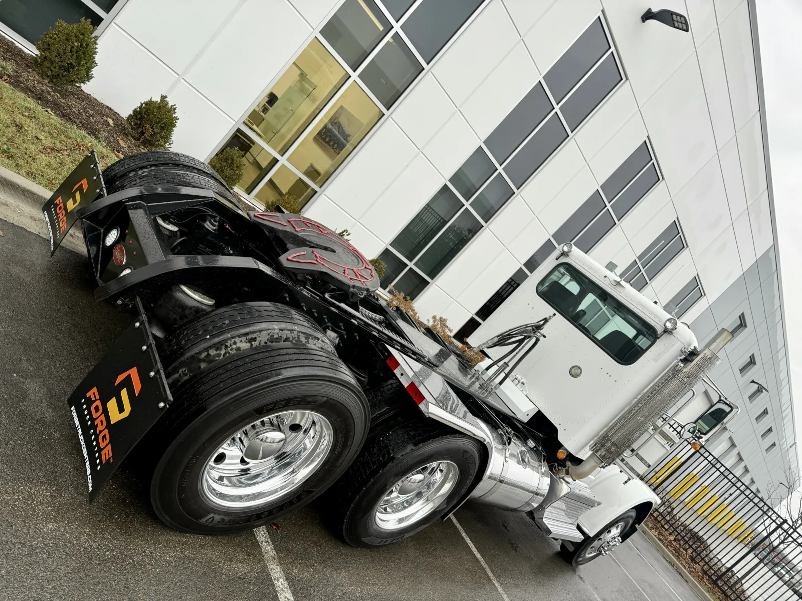 2023 Peterbilt 389 - image 11