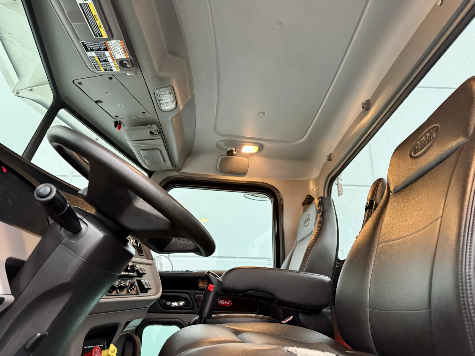 2023 Peterbilt 389 - image 14
