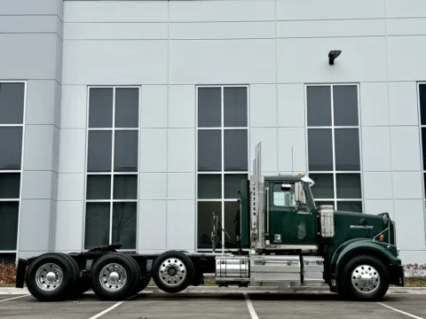Another view of 2021 WESTERN STAR 4900 for sale in New Lenox, IL at Forge Truck Centers - Illinois