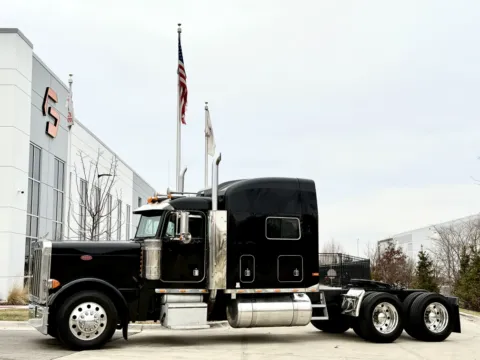 2000 PETERBILT 379 for sale in New Lenox, IL