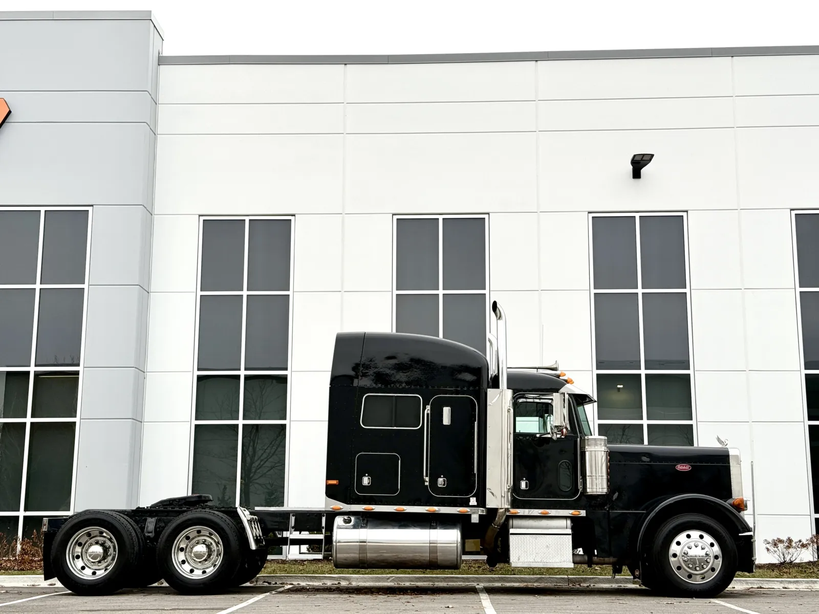 2000 Peterbilt - image 3