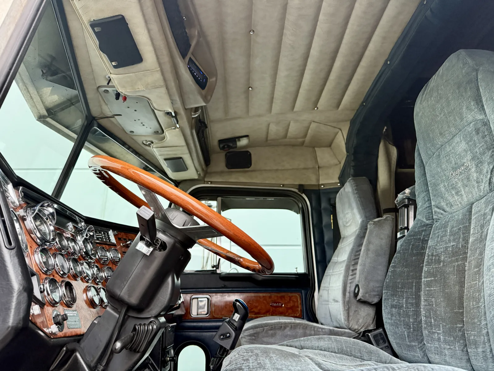 2000 Peterbilt - image 14