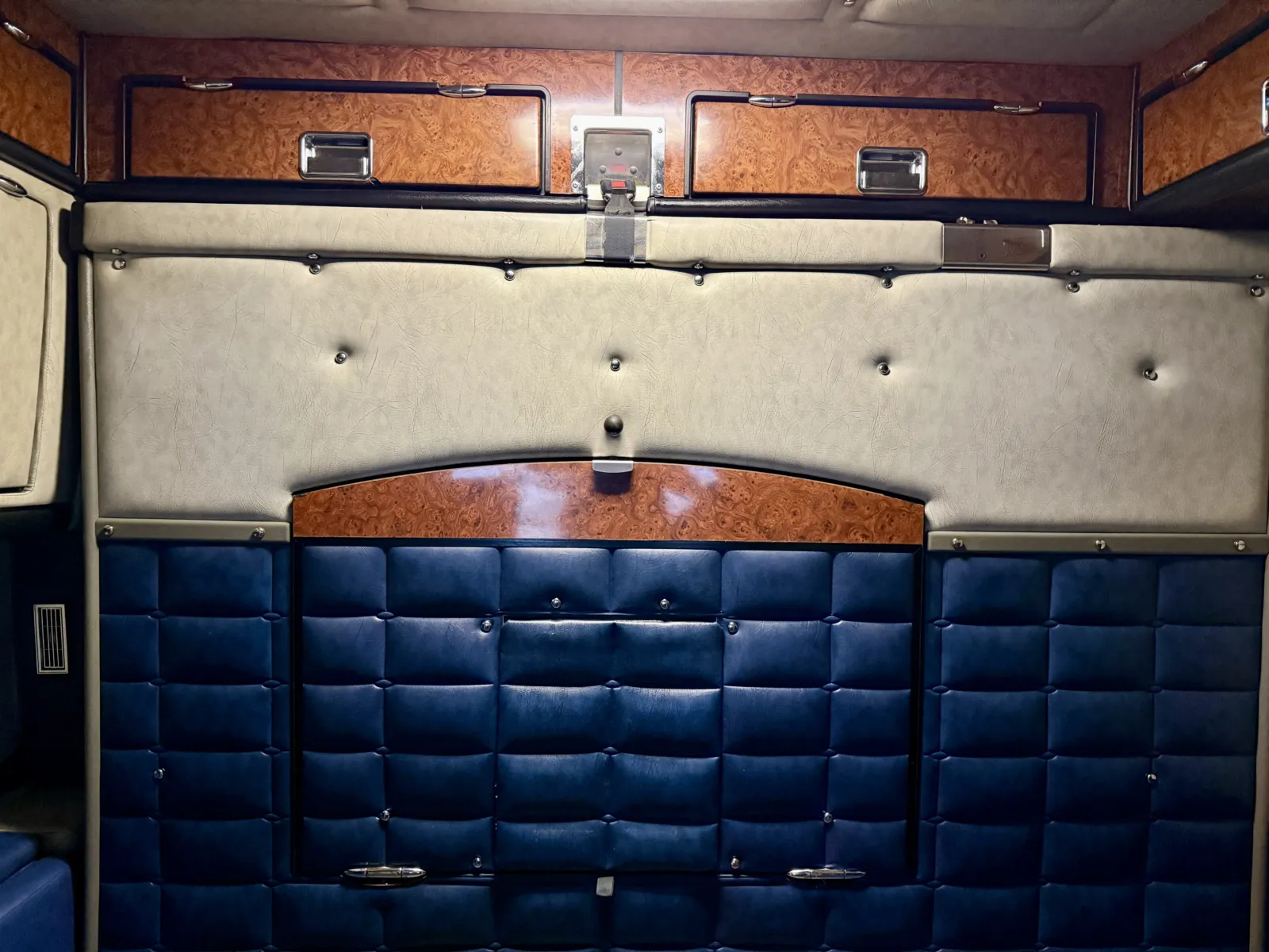 2000 Peterbilt - image 22