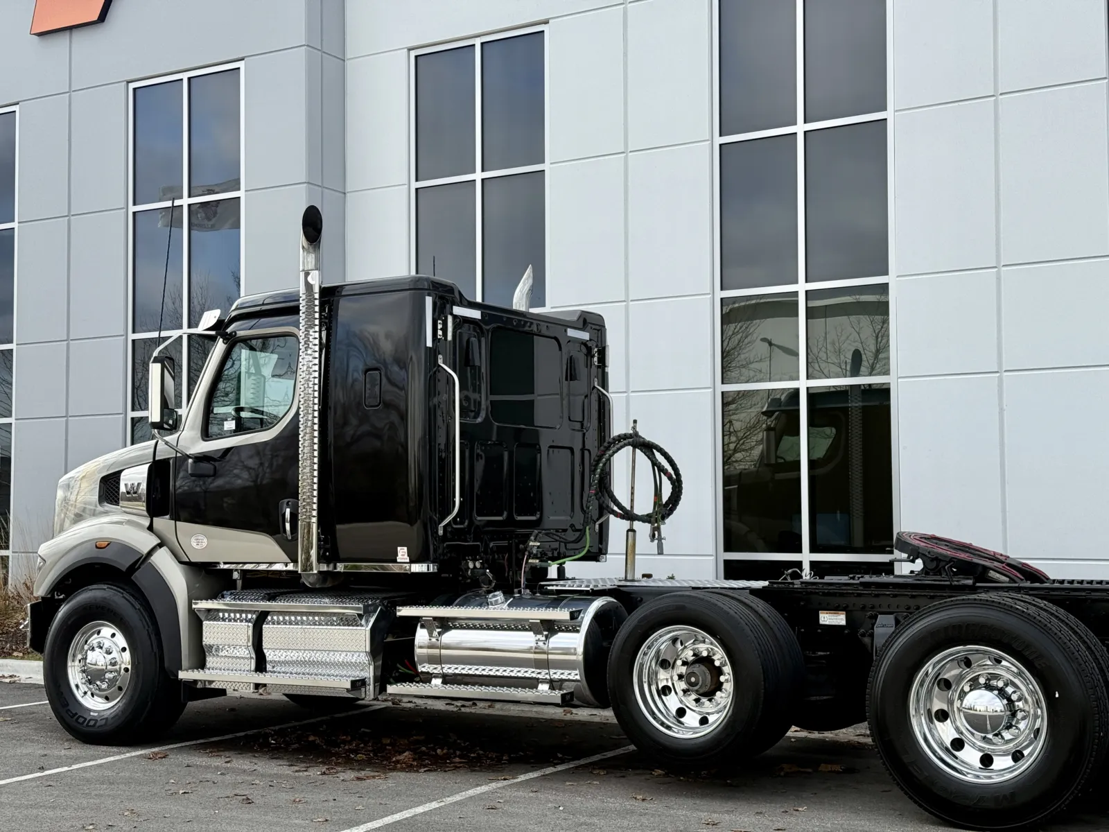 2023 Western Star 4900 - image 8