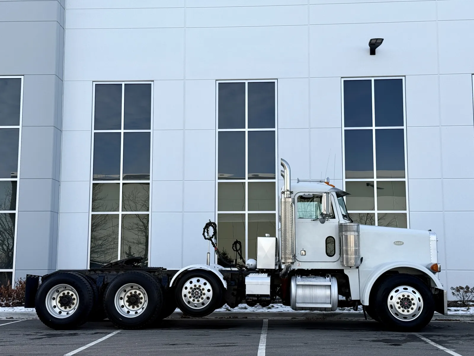 1999 Peterbilt - image 3