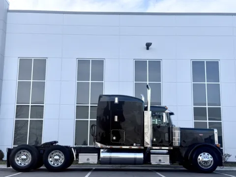Another view of 2002 PETERBILT 379 for sale in New Lenox, IL at Forge Truck Centers - Illinois