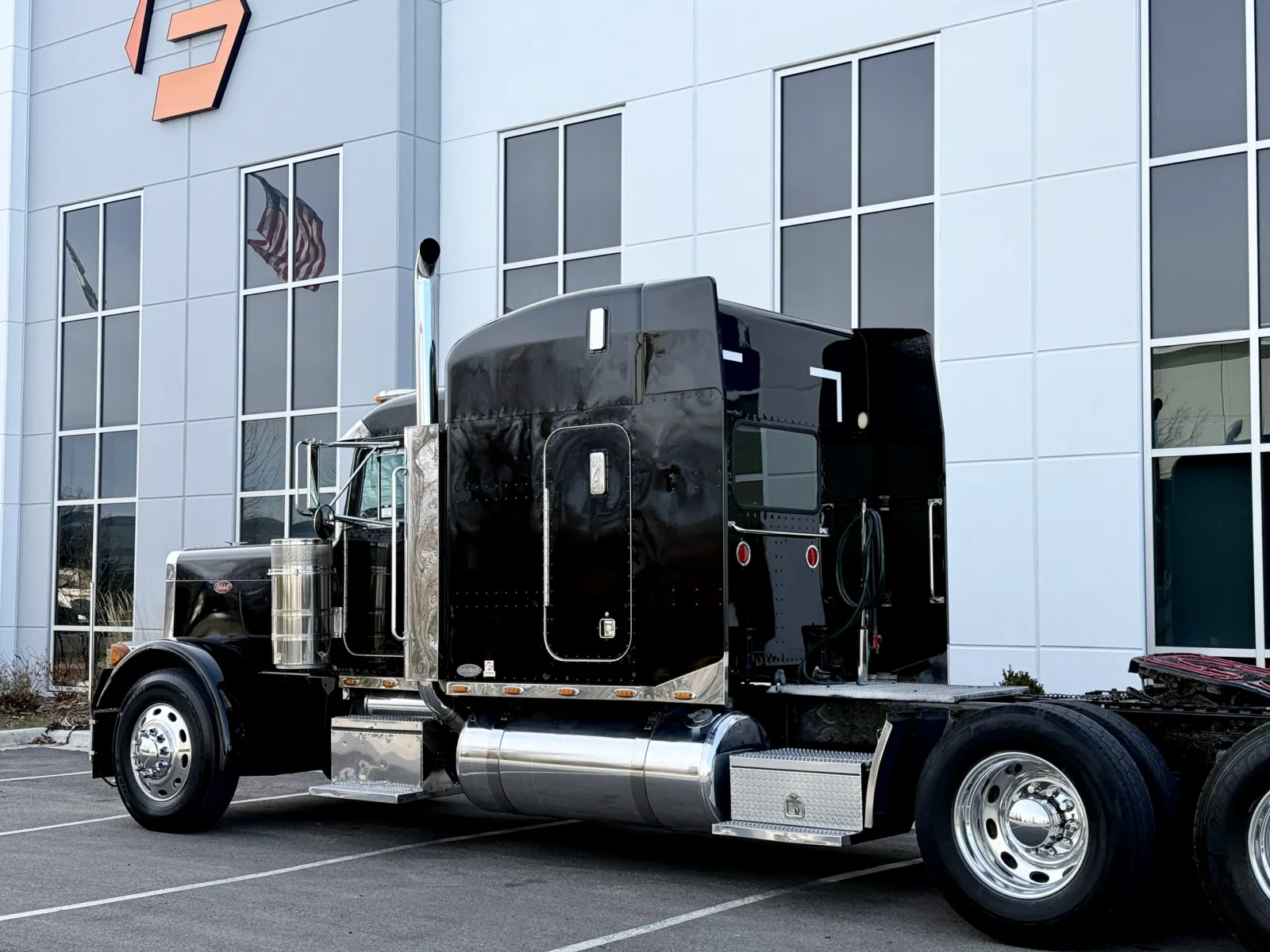 2002 Peterbilt - image 8