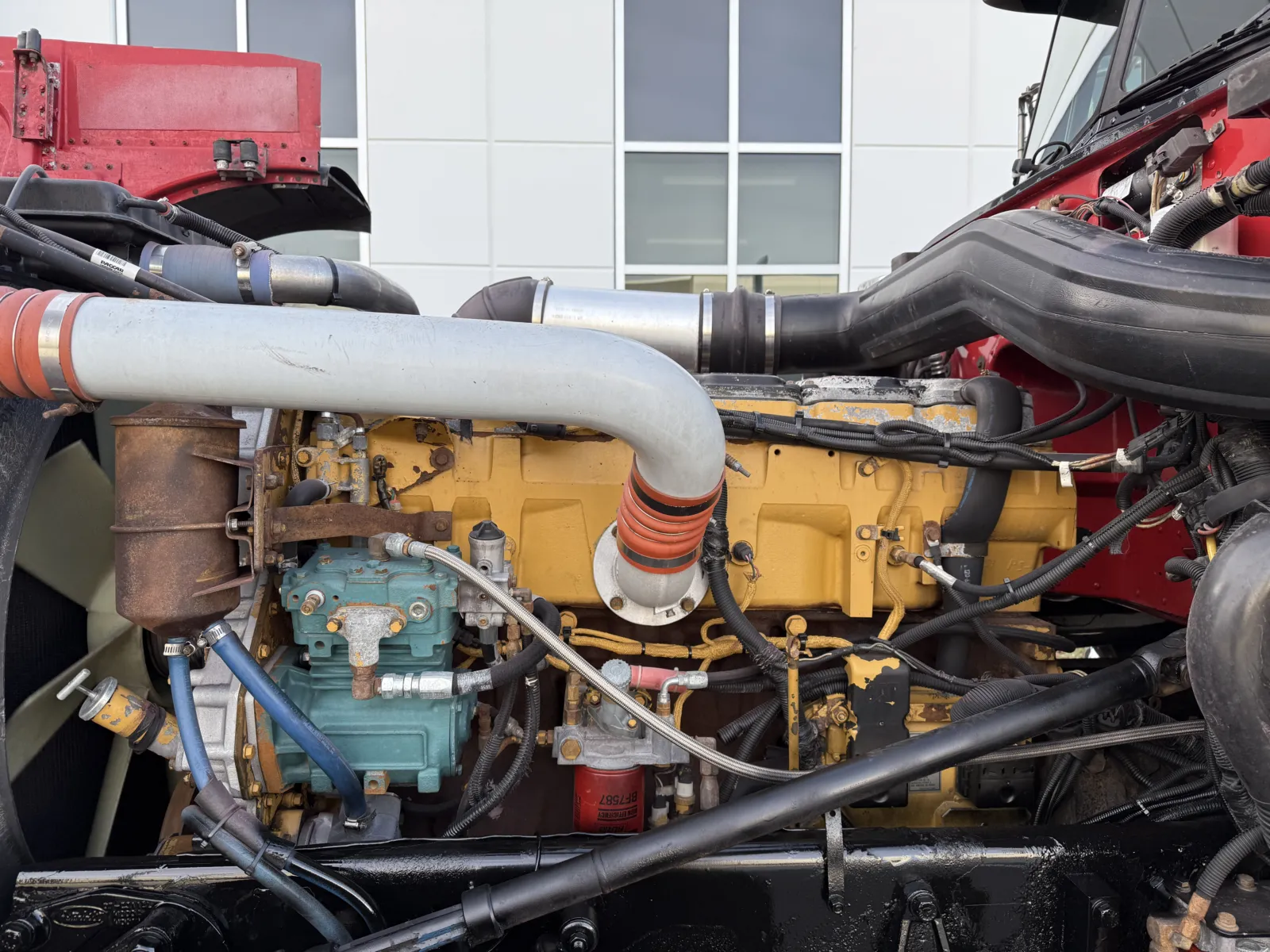 2002 Peterbilt - image 12