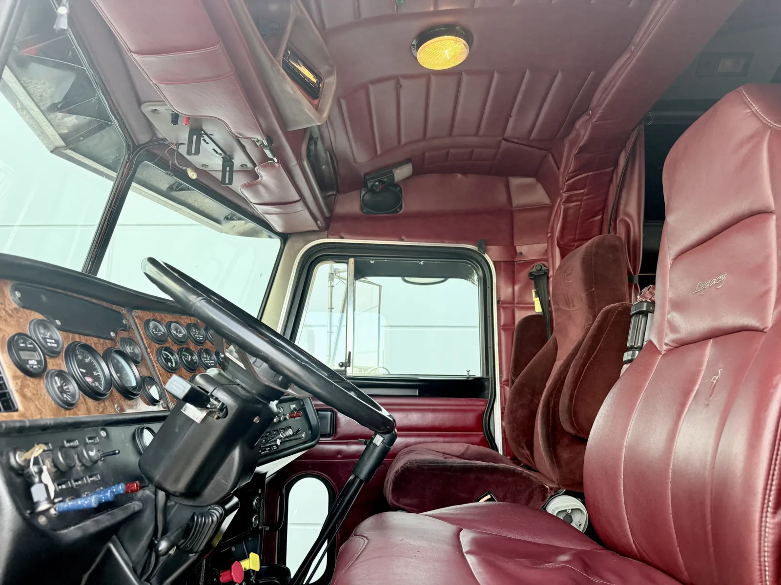 2002 Peterbilt - image 14