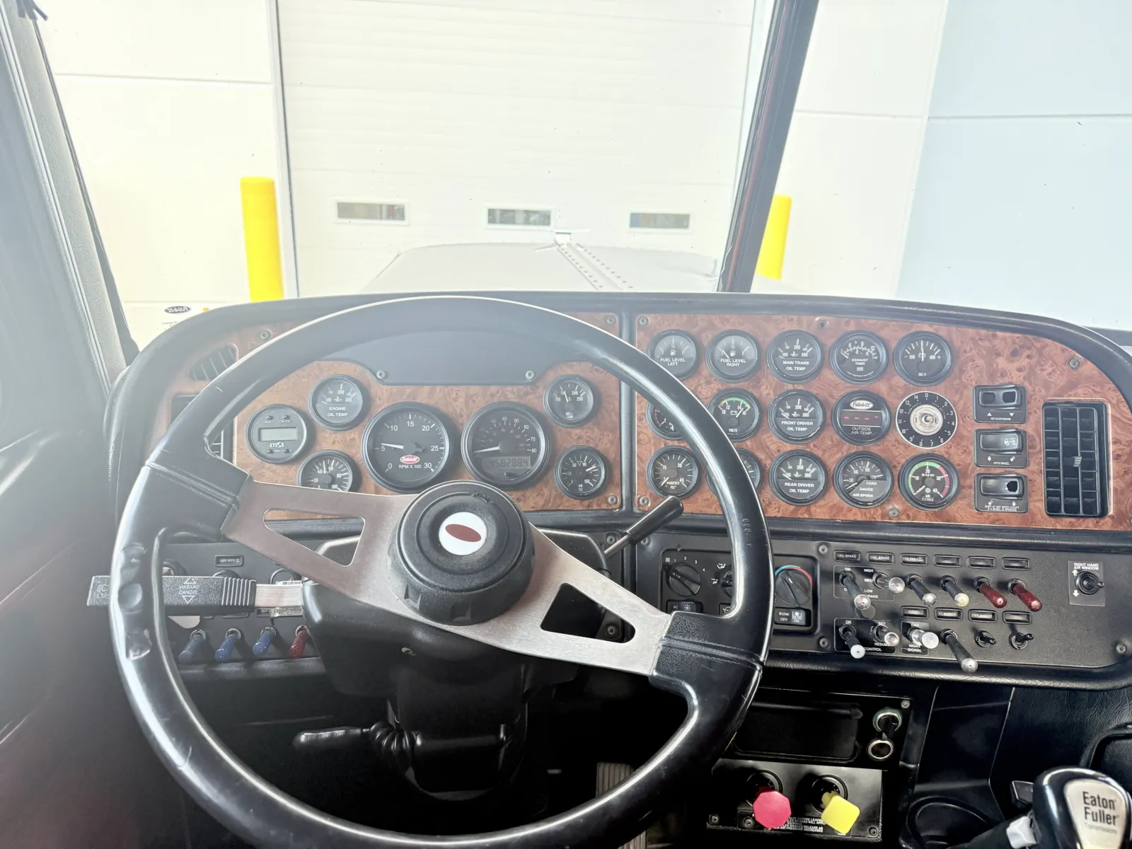 2002 Peterbilt - image 16