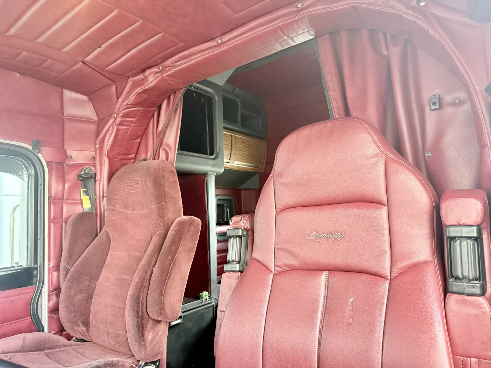 2002 Peterbilt - image 20