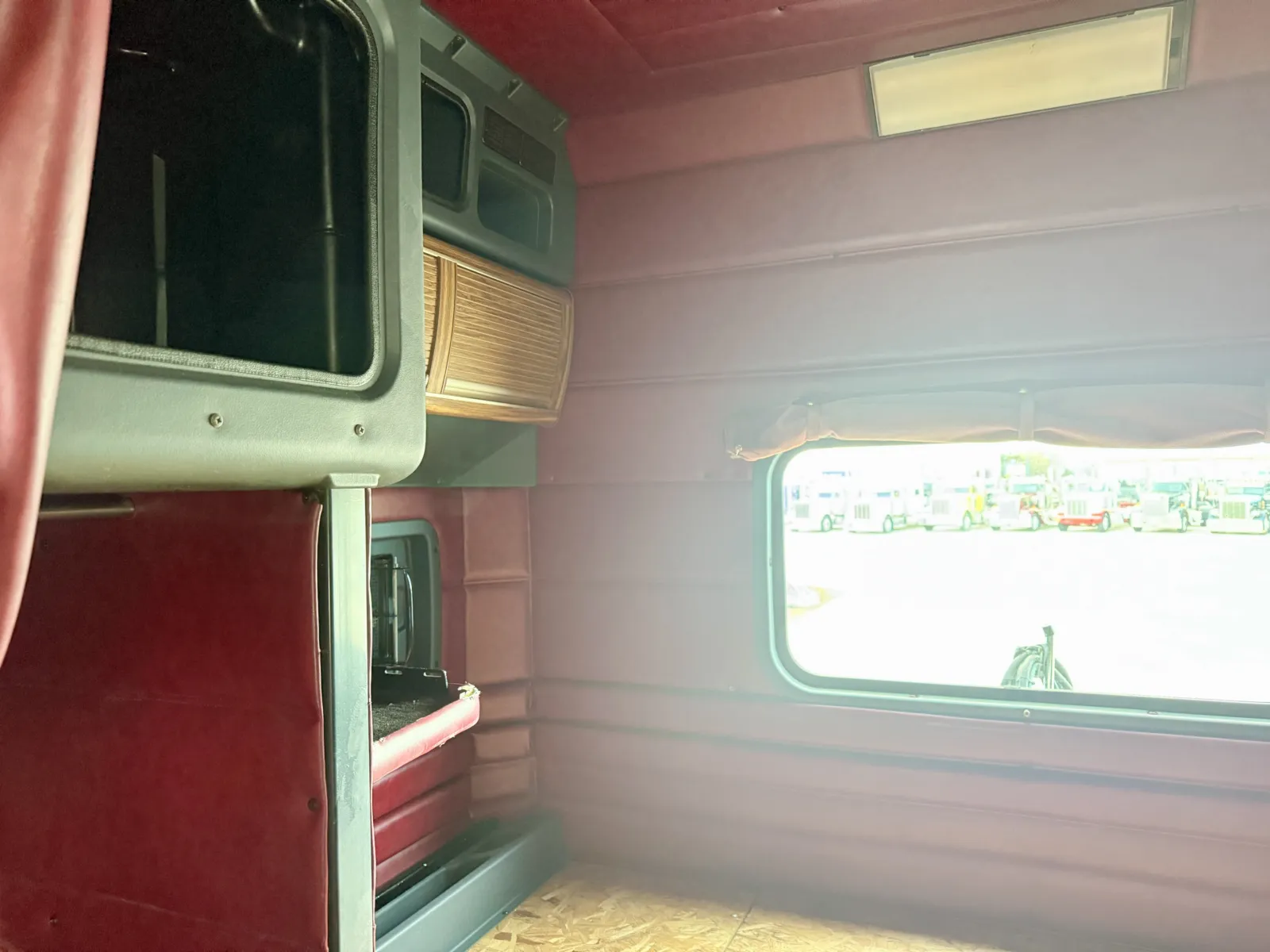 2002 Peterbilt - image 22