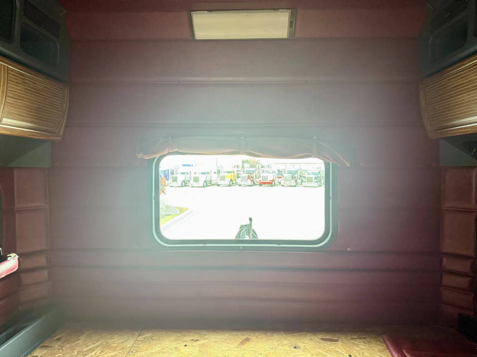 2002 Peterbilt - image 23