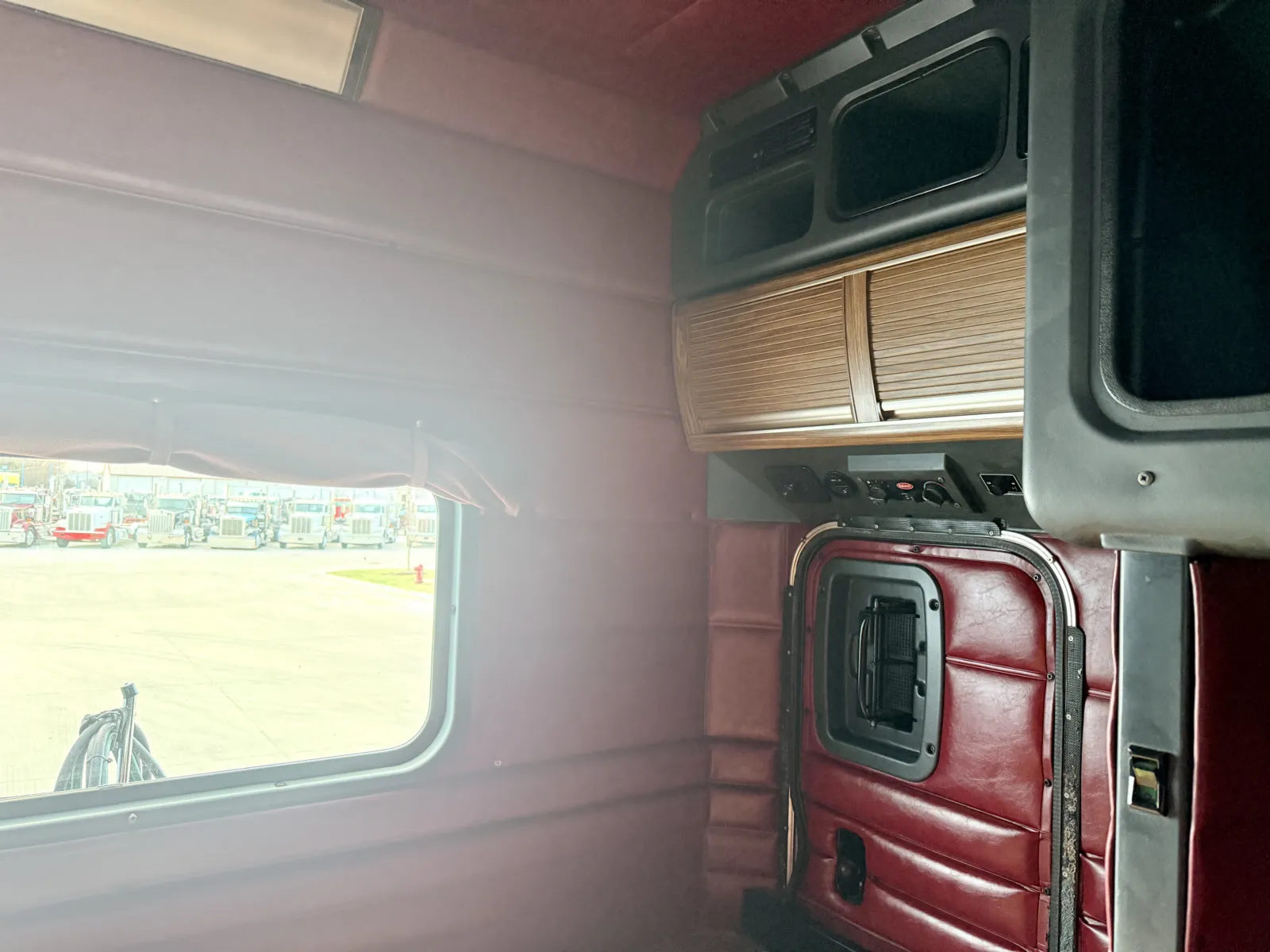 2002 Peterbilt - image 24