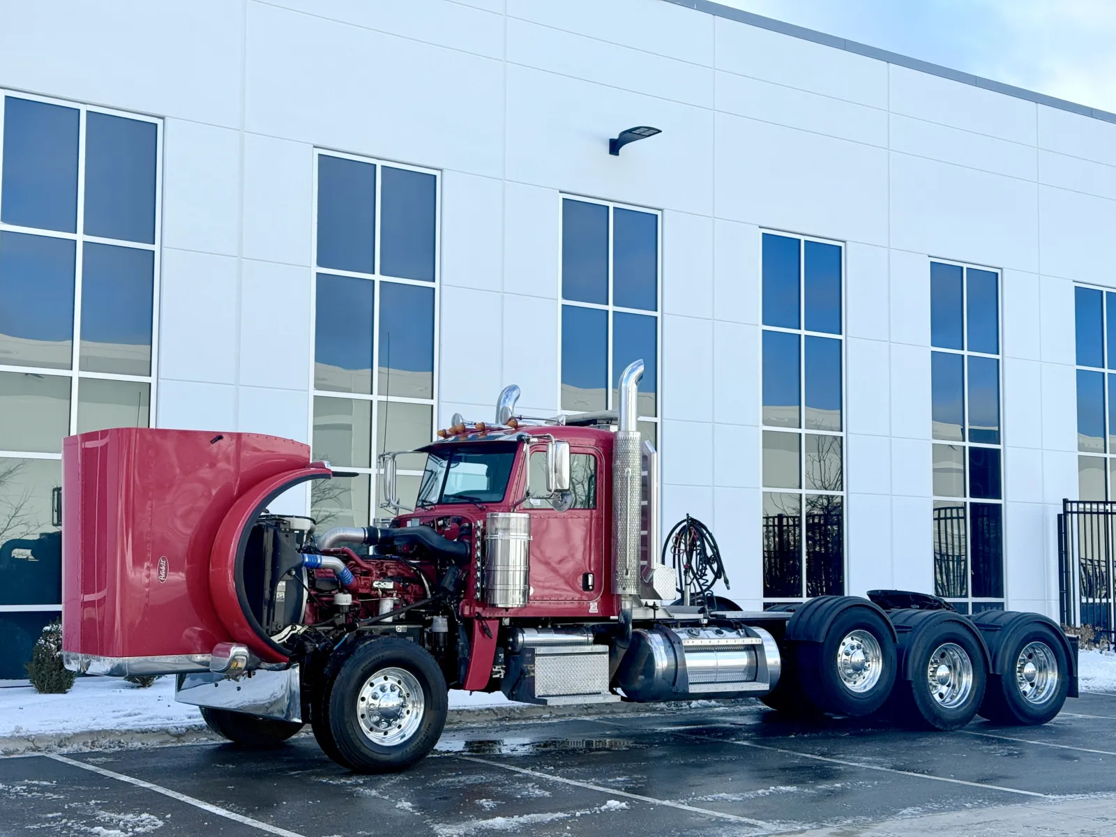 2019 Peterbilt 389 - image 10