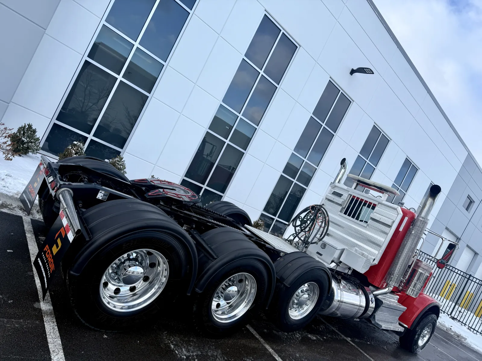 2019 Peterbilt 389 - image 11