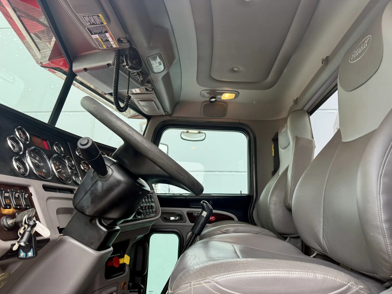 2019 Peterbilt 389 - image 14