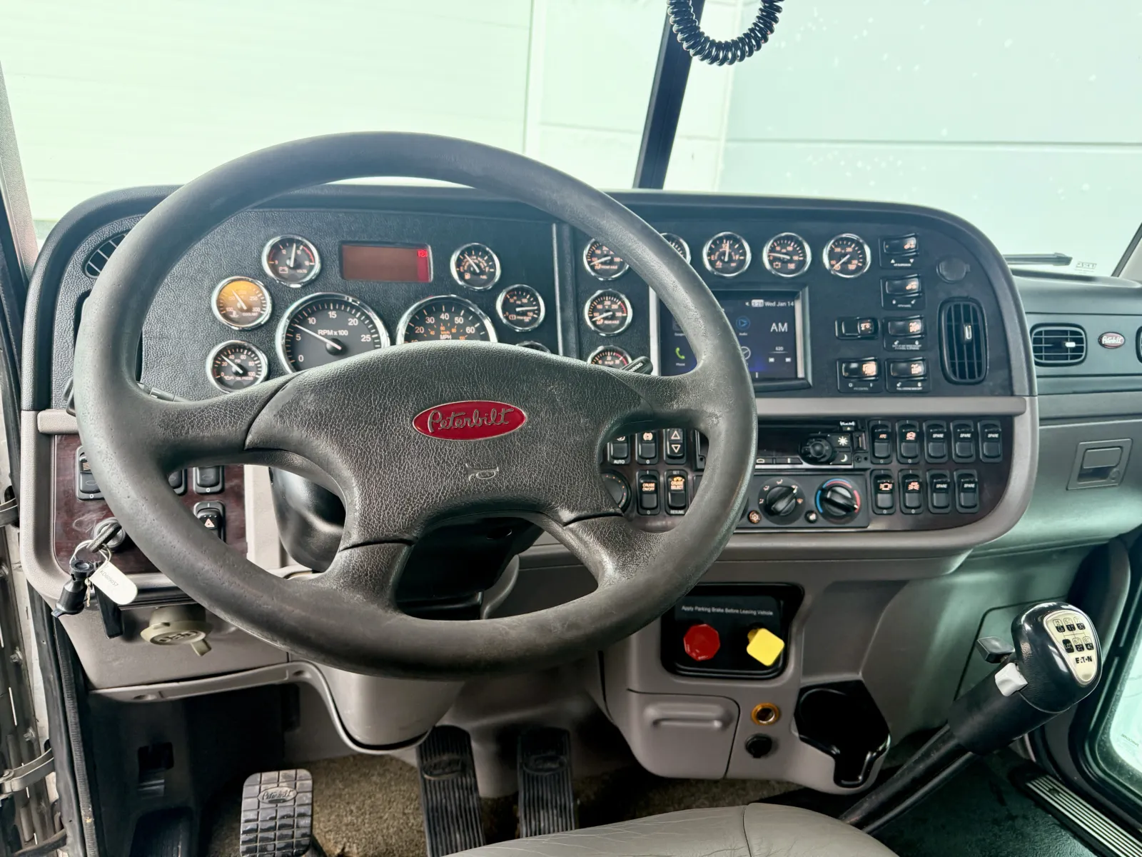 2019 Peterbilt 389 - image 16