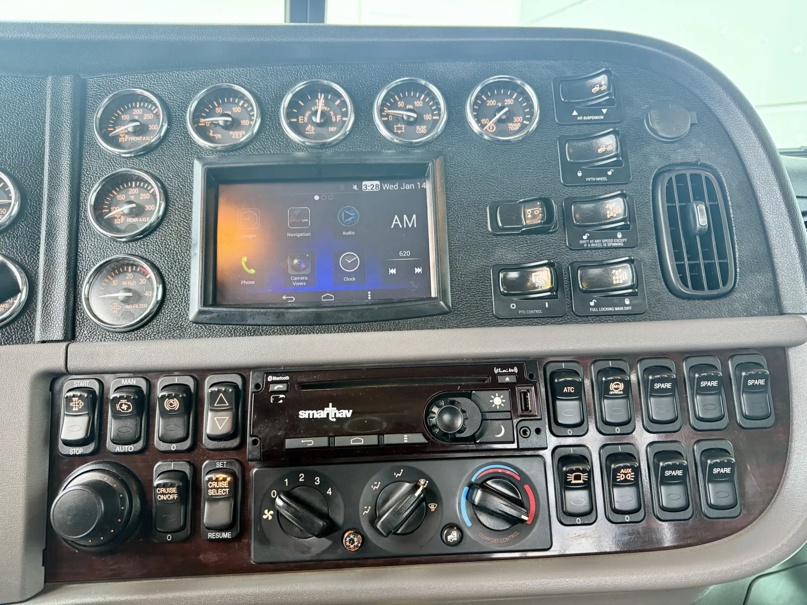 2019 Peterbilt 389 - image 18