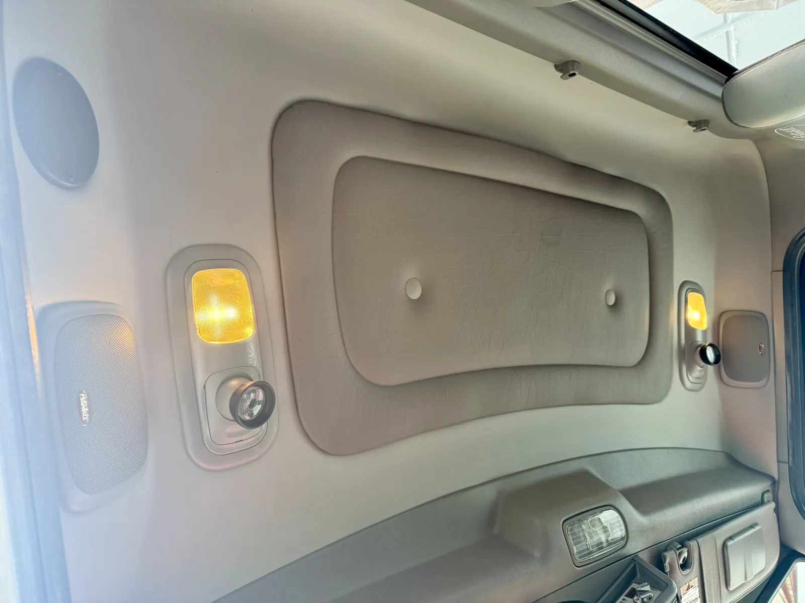 2019 Peterbilt 389 - image 21