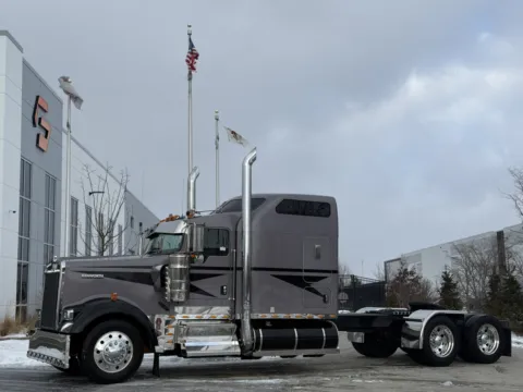 2020 KENWORTH W900 for sale in New Lenox, IL