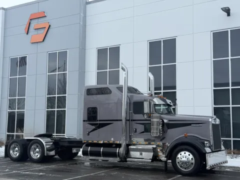 Photos of 2020 KENWORTH W900 for sale in New Lenox, IL at Forge Truck Centers - Illinois