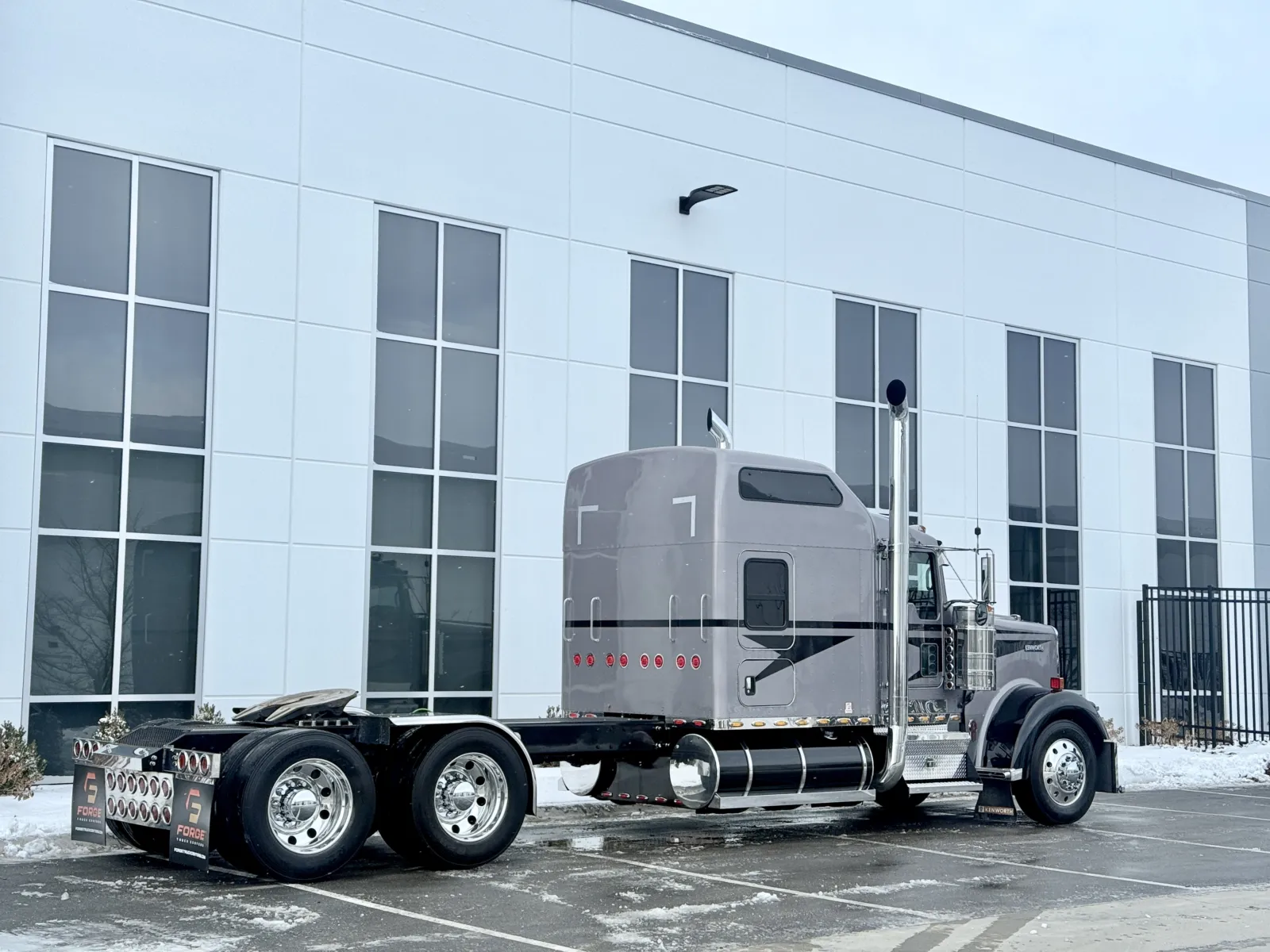 2020 Kenworth W900 - image 5
