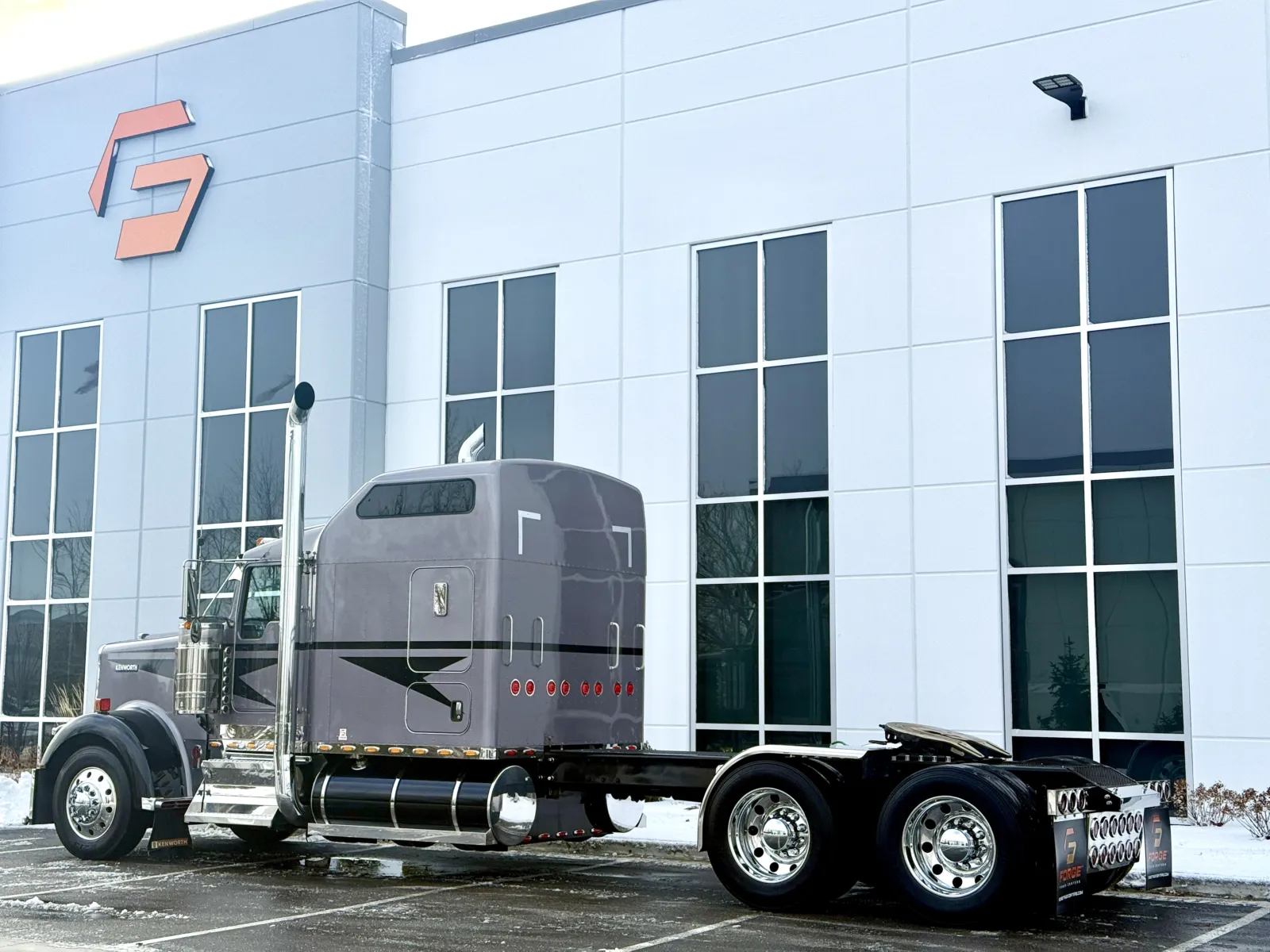 2020 Kenworth W900 - image 6